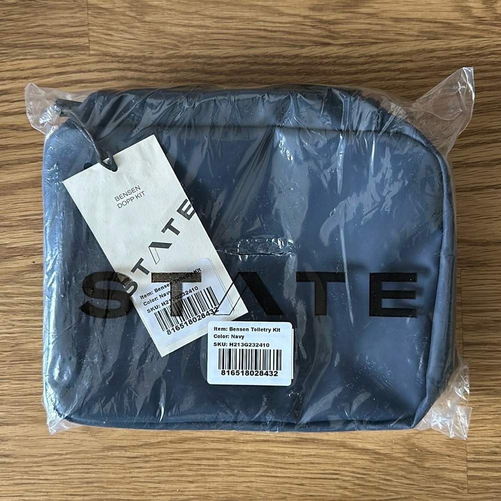 STATE Bags Bensen Dopp Kit Toiletry Bag NWT Navy Blue
